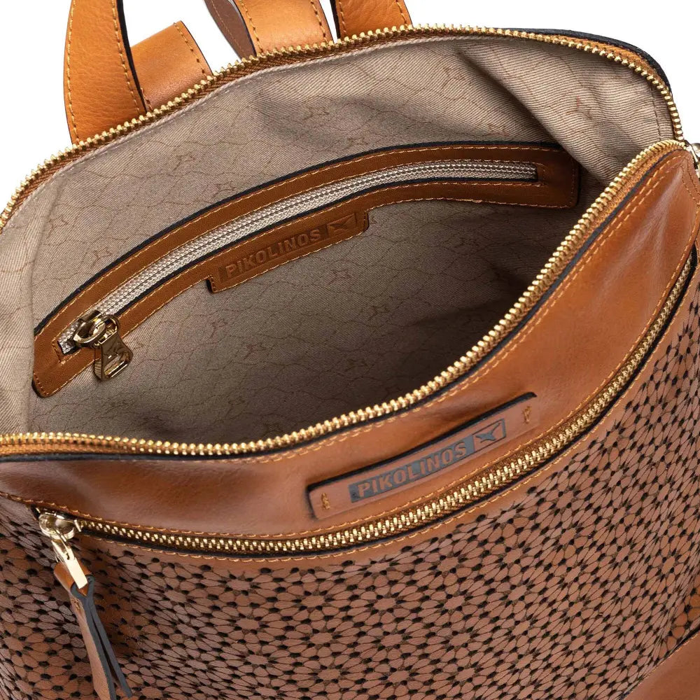 CORDOBAWomen's die-cut leather backpack