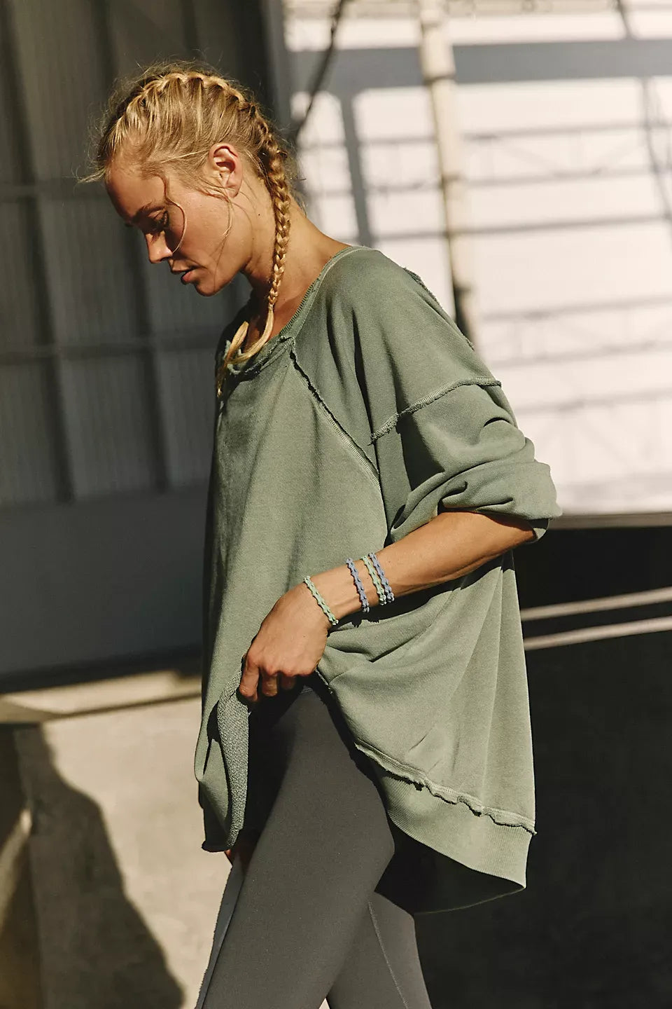 One To Beat Pullover