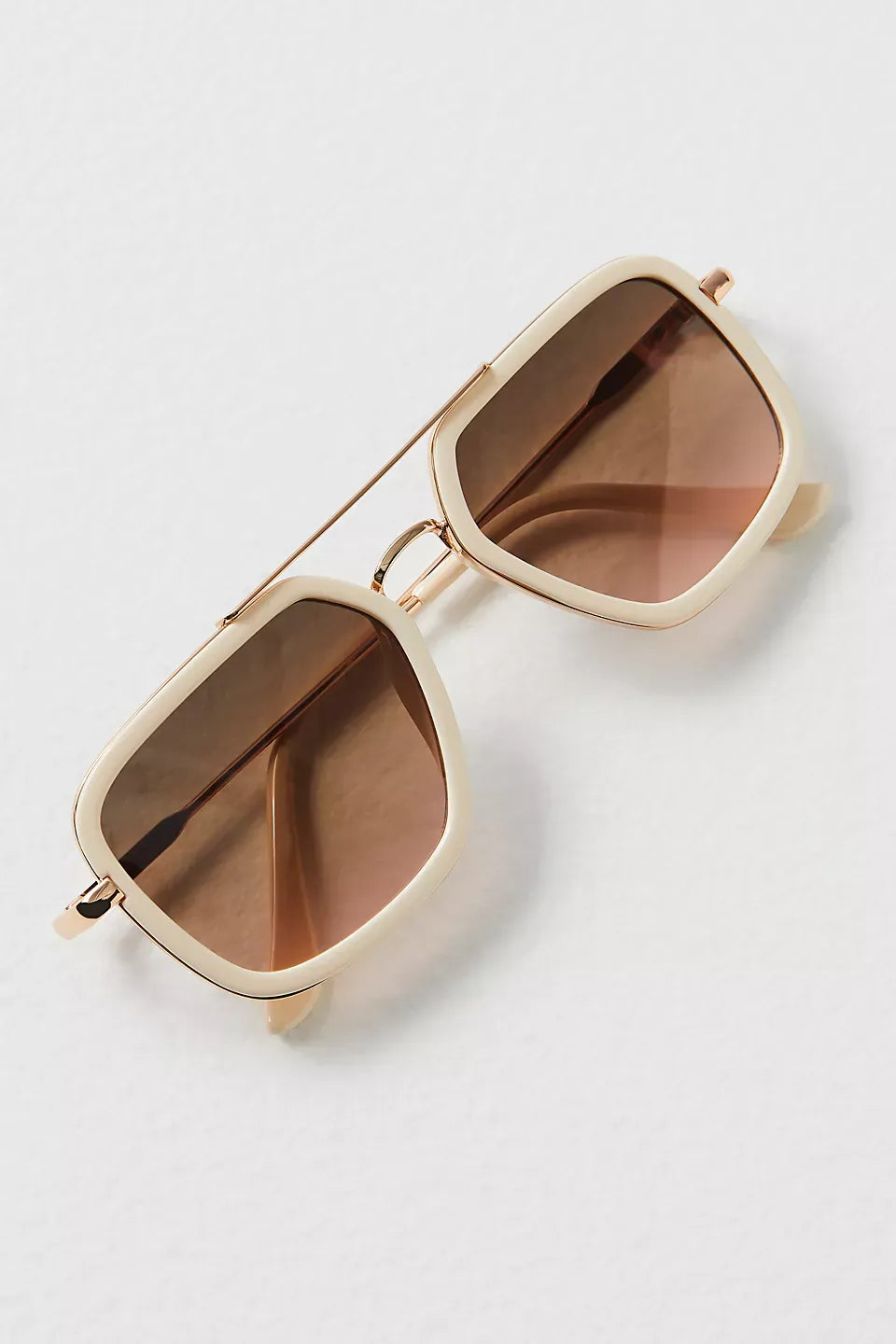 Luna Classic Aviator Sunglasses
