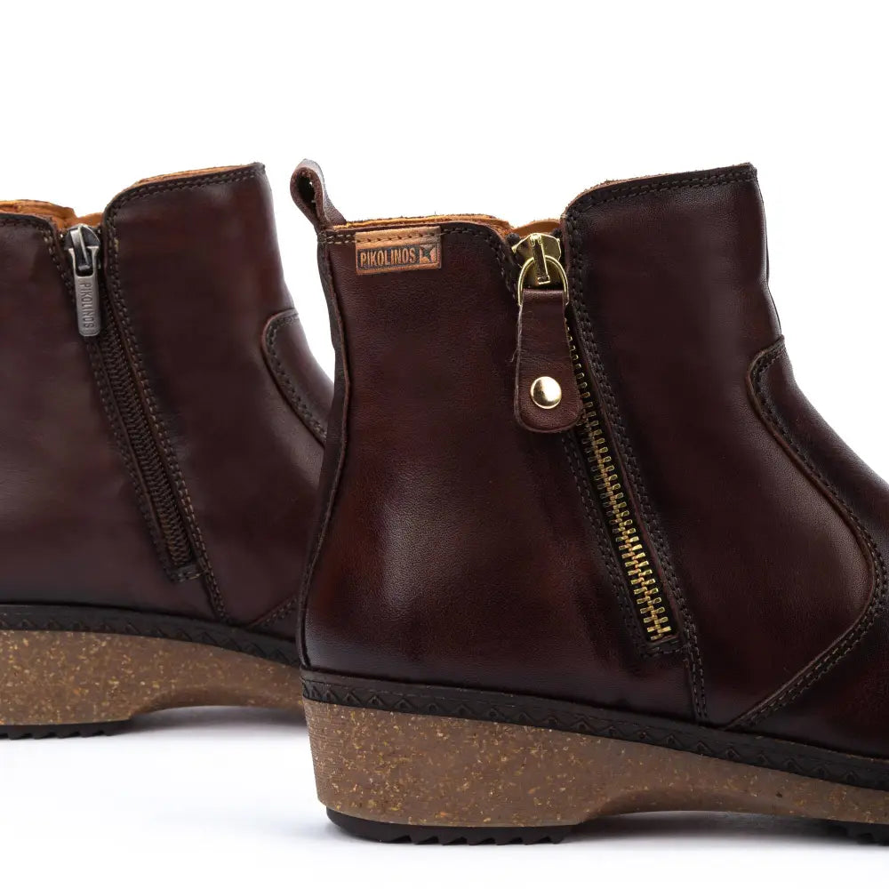 GRANADAWomen’s ankle boots with zip
