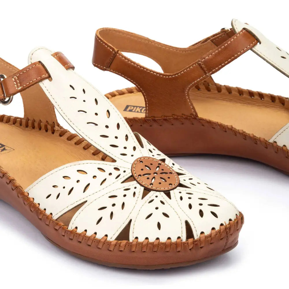 P. VALLARTAWomen's semi-open shoes with Velcro closure