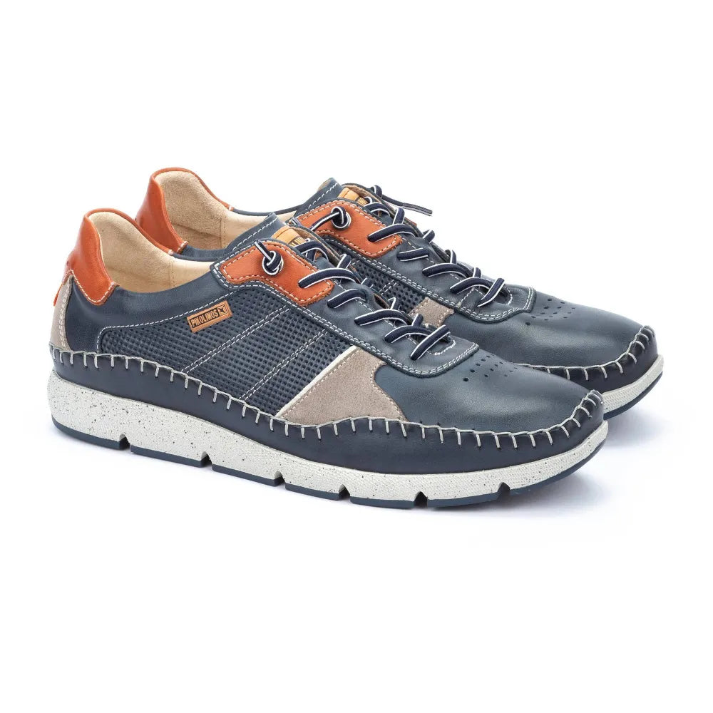 FUENCARRALMen's sneaker with hand-stitched detailing