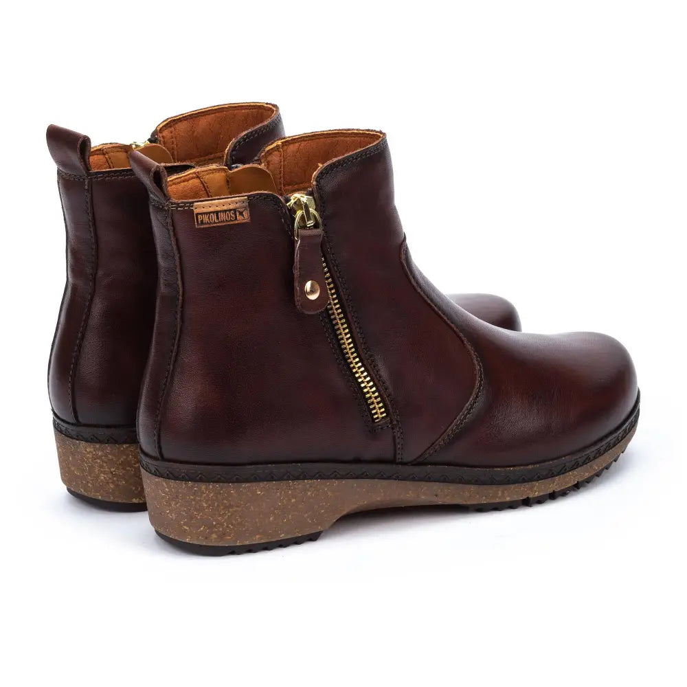 GRANADAWomen’s ankle boots with zip