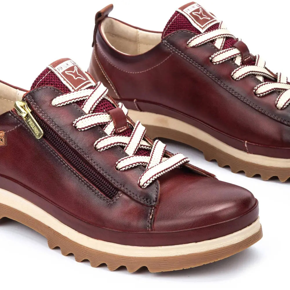 VIGOCasual shoes with laces and zip