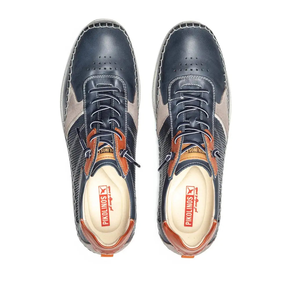 FUENCARRALMen's sneaker with hand-stitched detailing