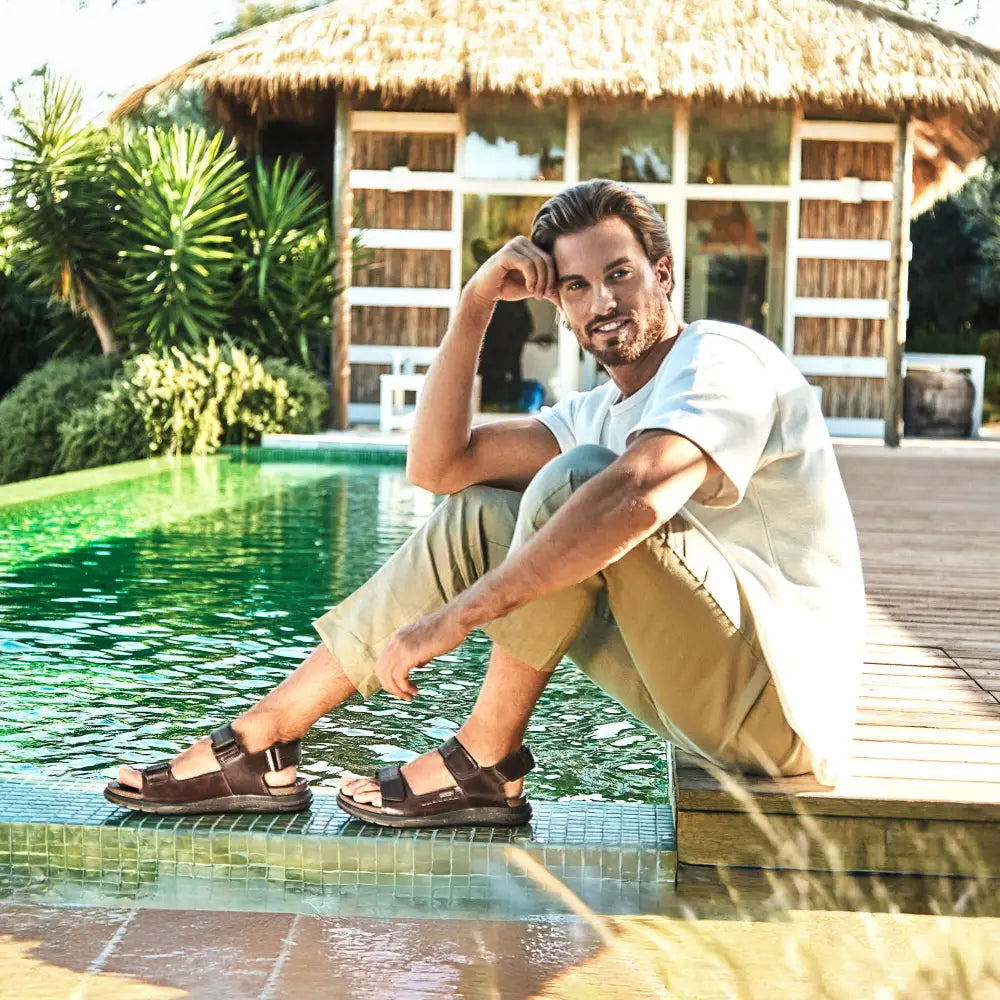 NIJARMen's flat sandals with Velcro closure