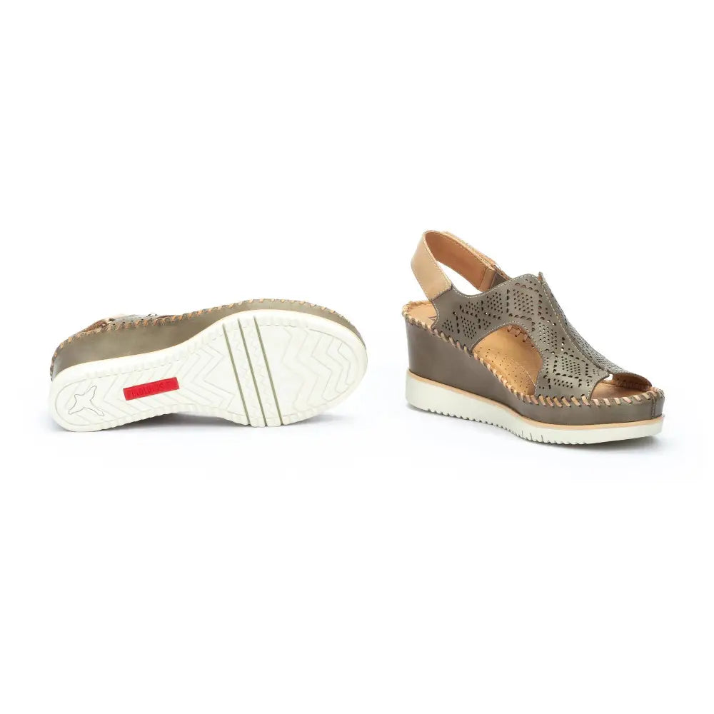 AGUADULCEWomen's wedge sandals with extra lightweight sole