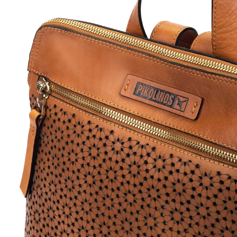 CORDOBAWomen's die-cut leather backpack
