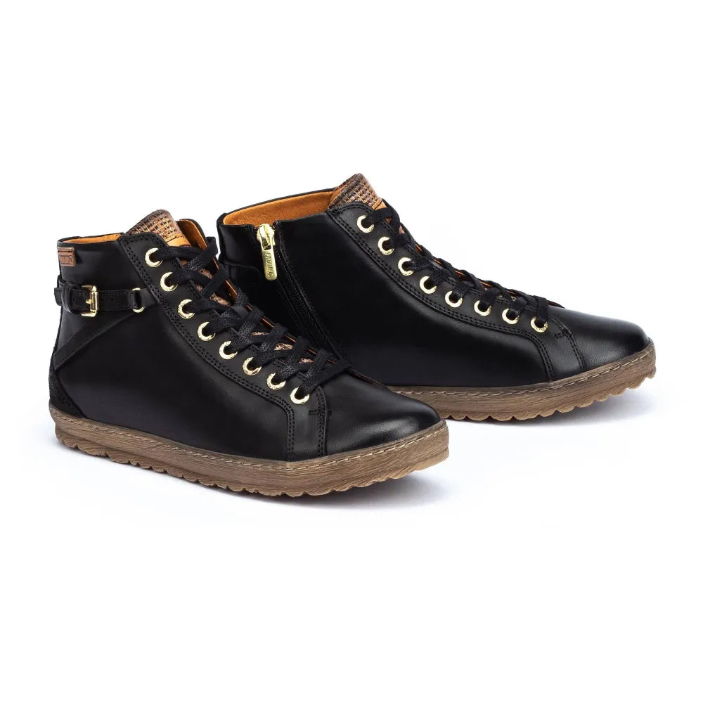 LAGOSWomen’s bootie trainers