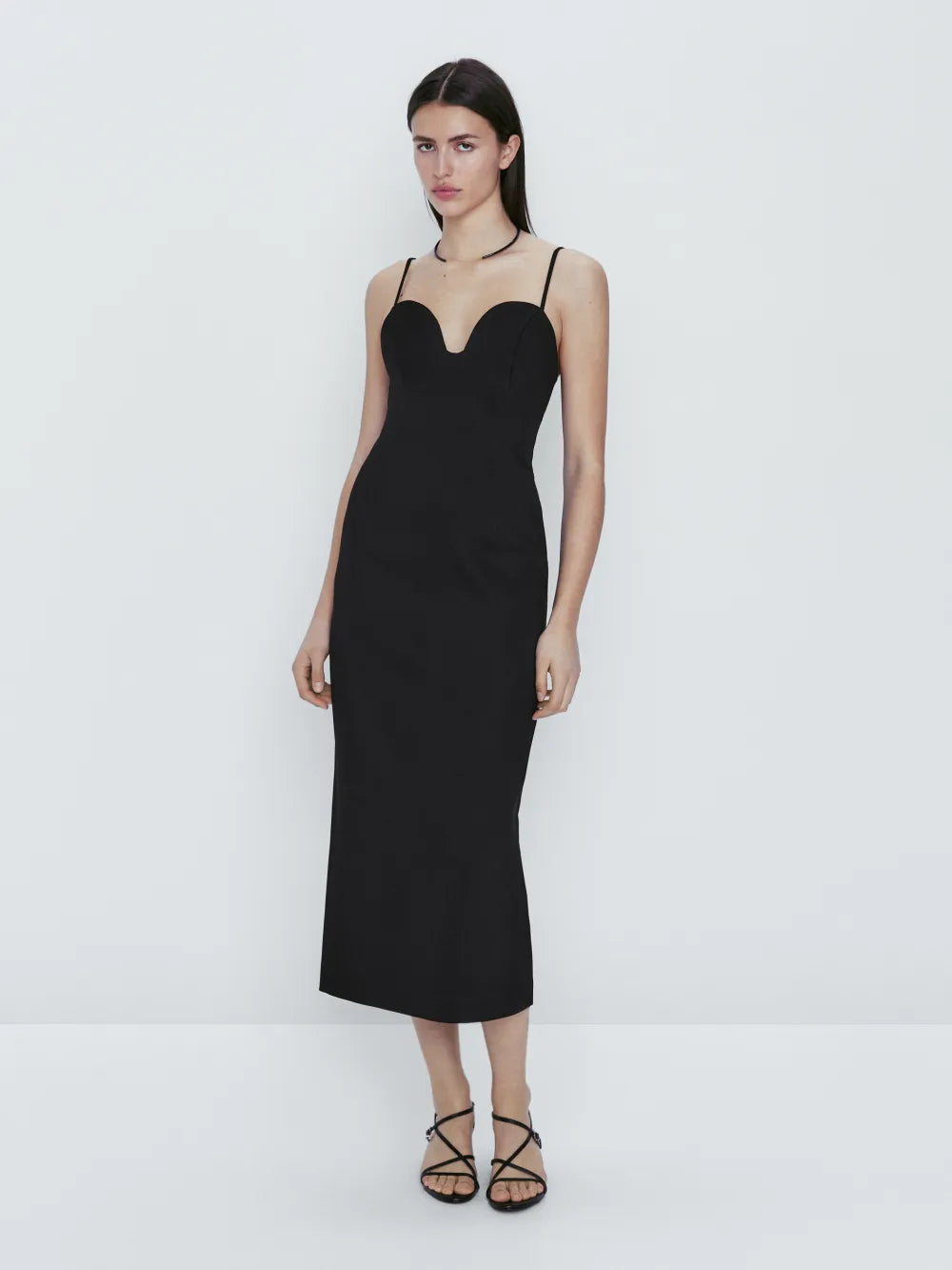 Vestido negro escote corazón - NEGRO
