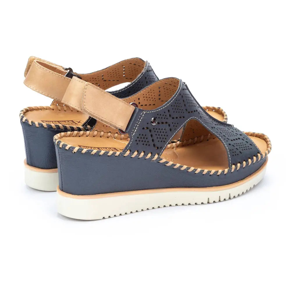 AGUADULCEWomen’s velcro wedges