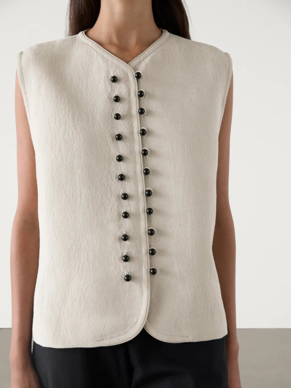 V-neck button vest