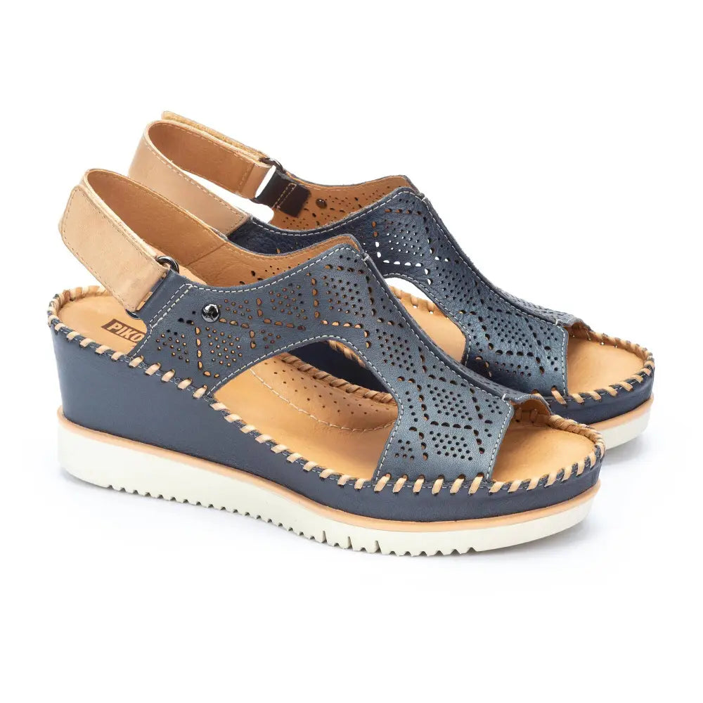 AGUADULCEWomen’s velcro wedges