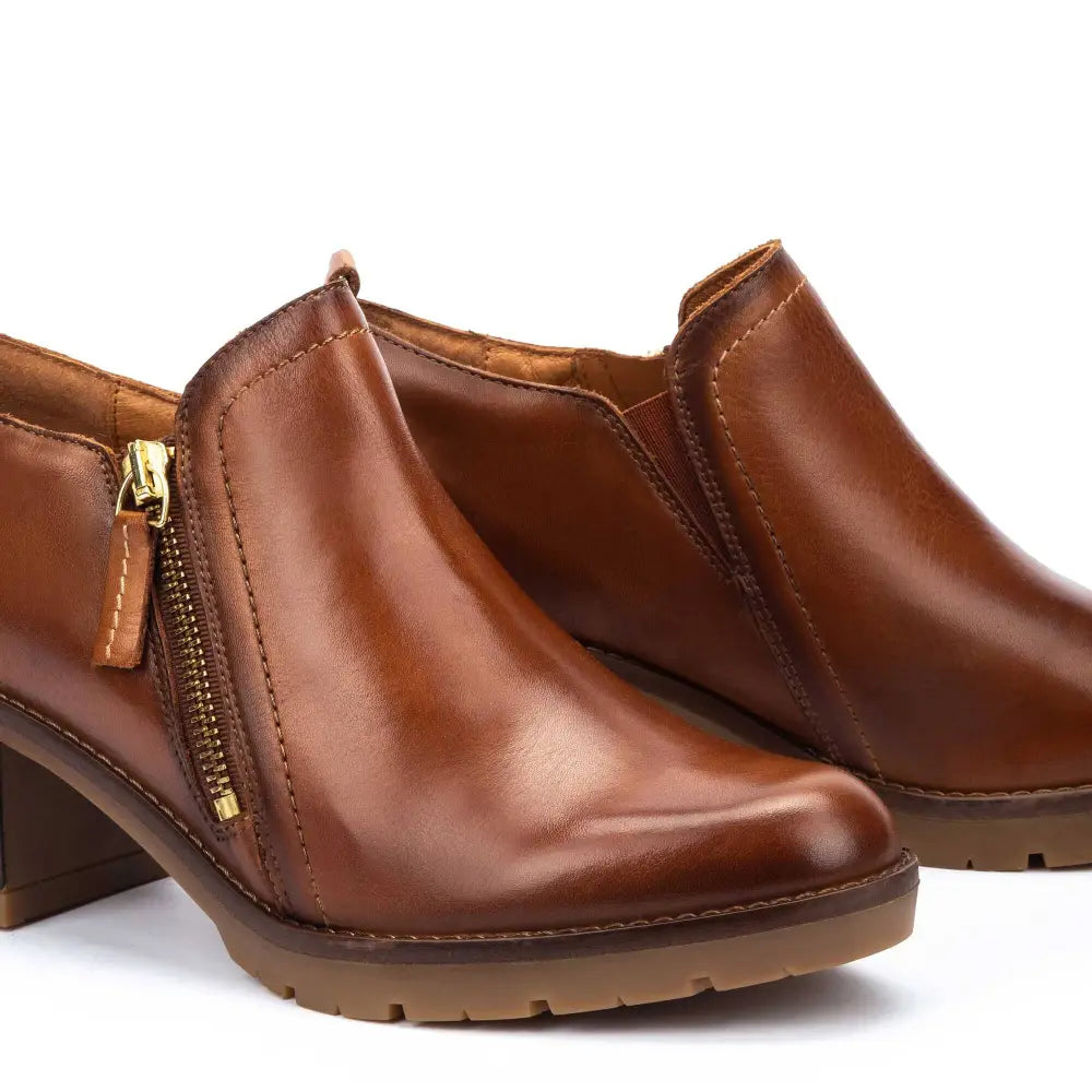 LLANESWomen’s booties with mid heel
