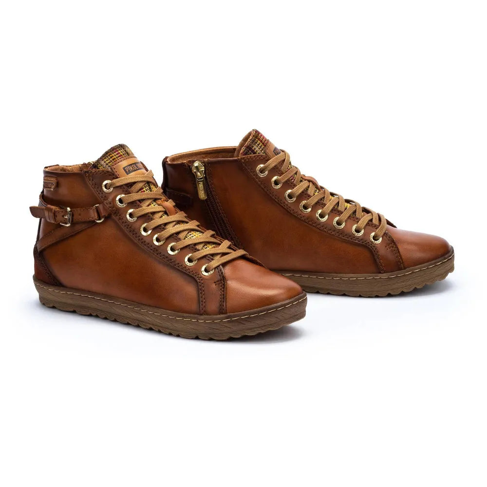 LAGOSWomen’s bootie trainers