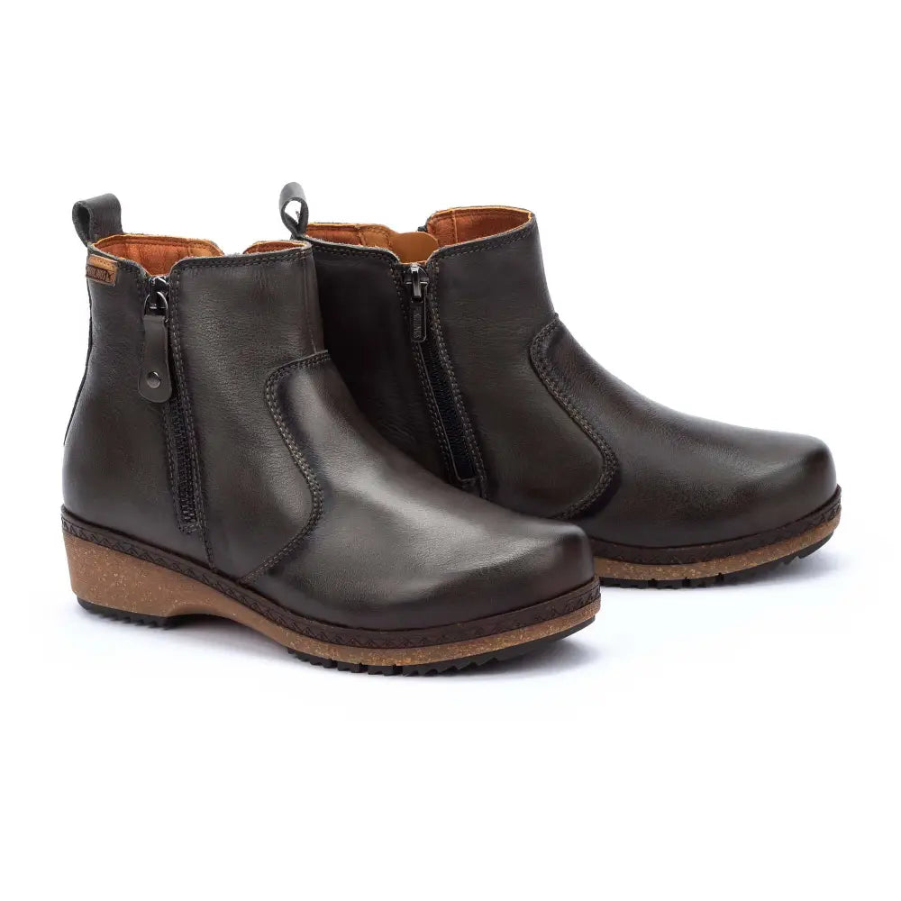 GRANADAWomen’s ankle boots with zip