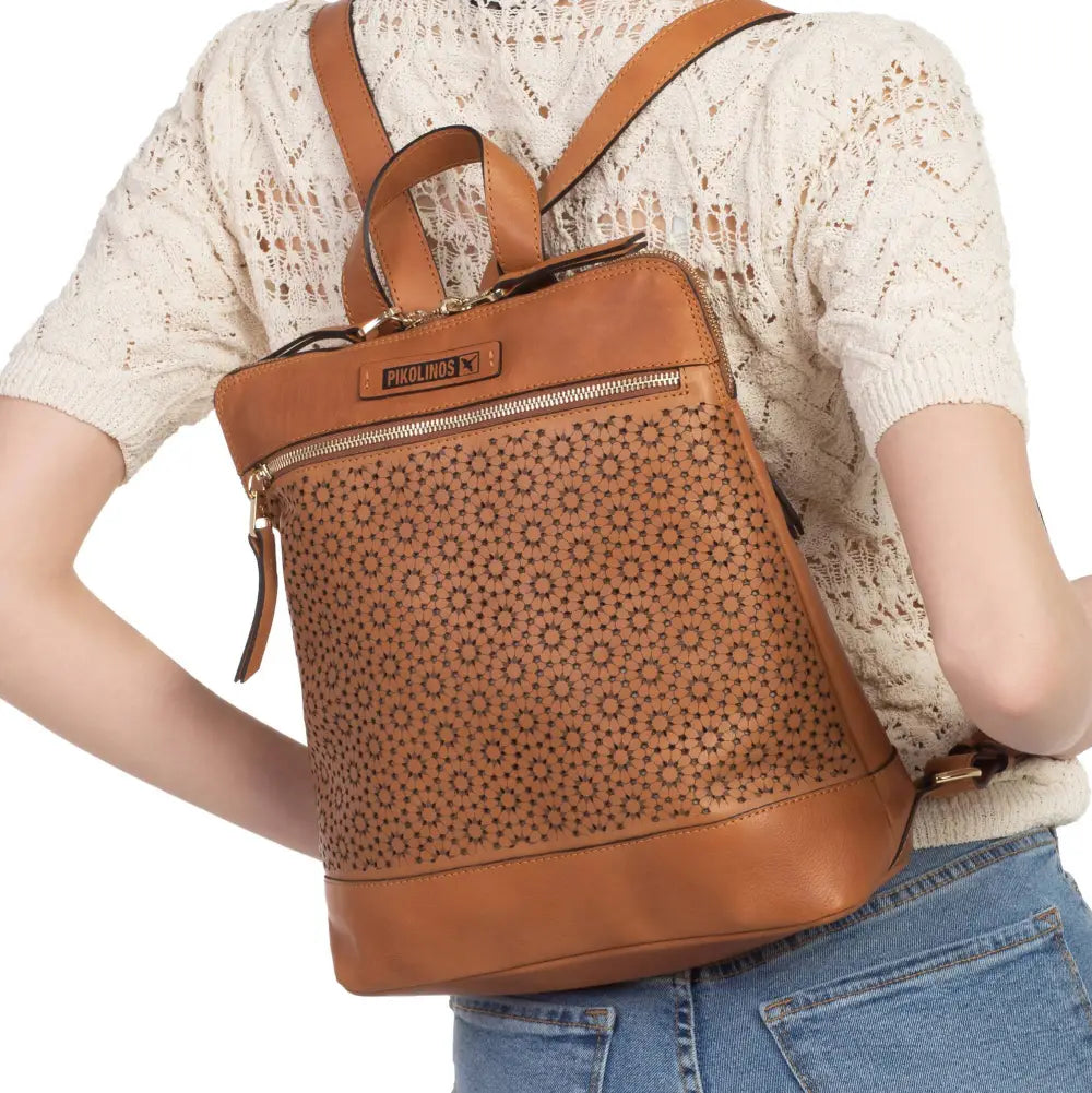 CORDOBAWomen's die-cut leather backpack