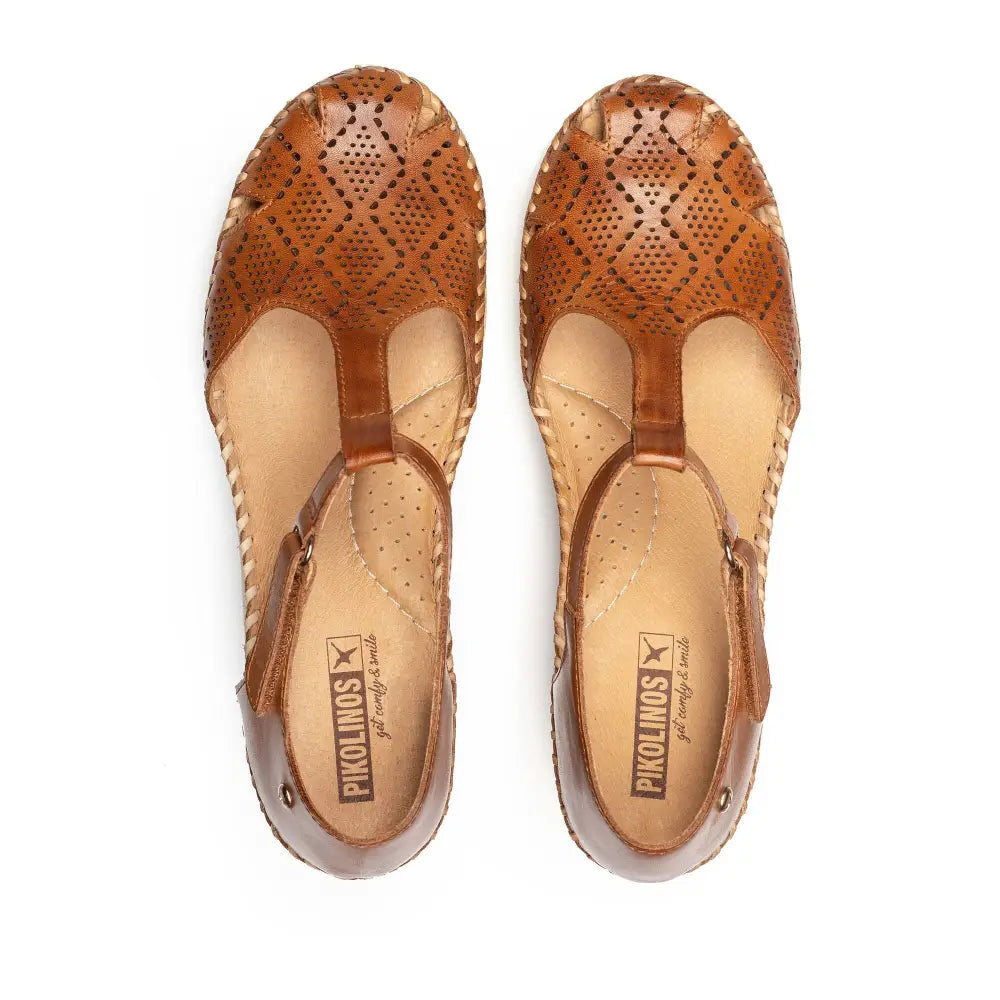 AGUADULCEWomen's closed-toe wedge sandals
