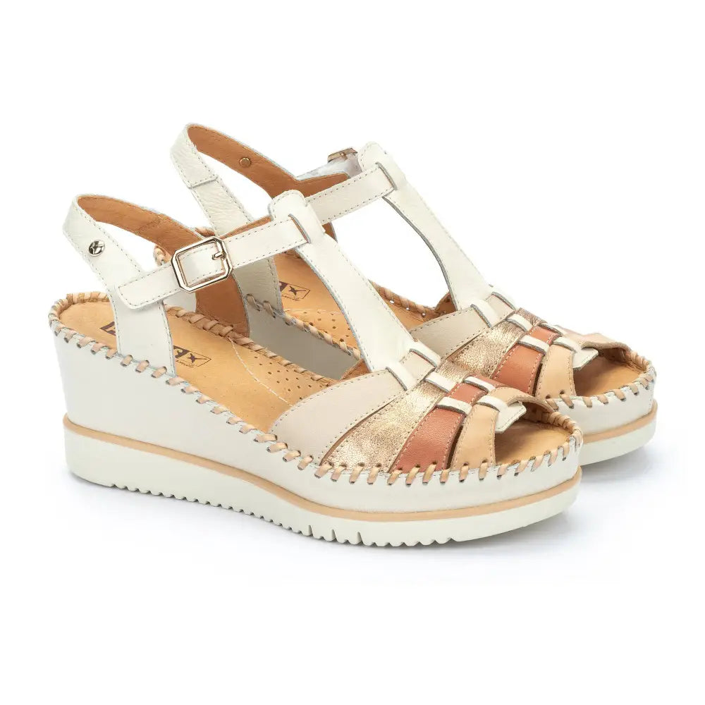 AGUADULCEWomen's wedges with Velcro closure