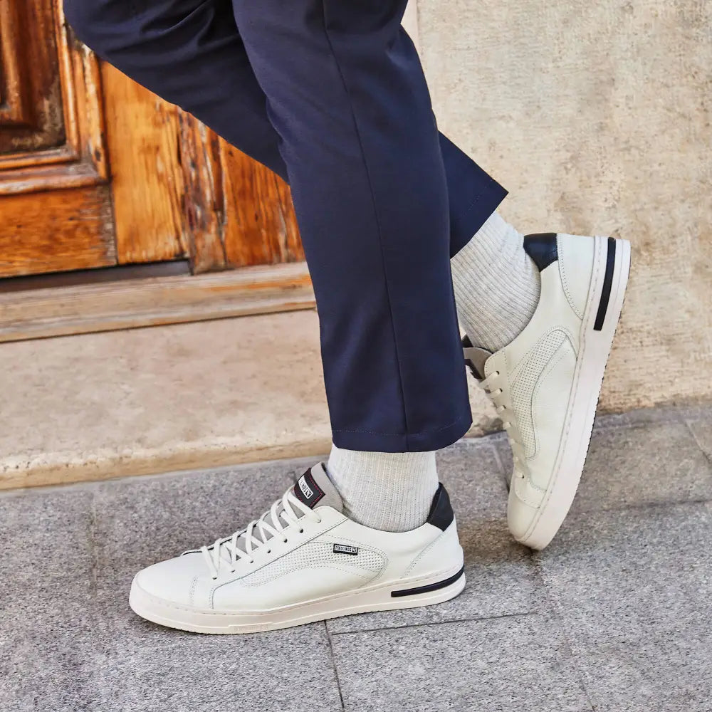 XATIVABasic punched trainers