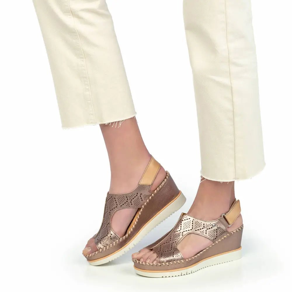 AGUADULCEWomen's wedge sandals with extra lightweight sole