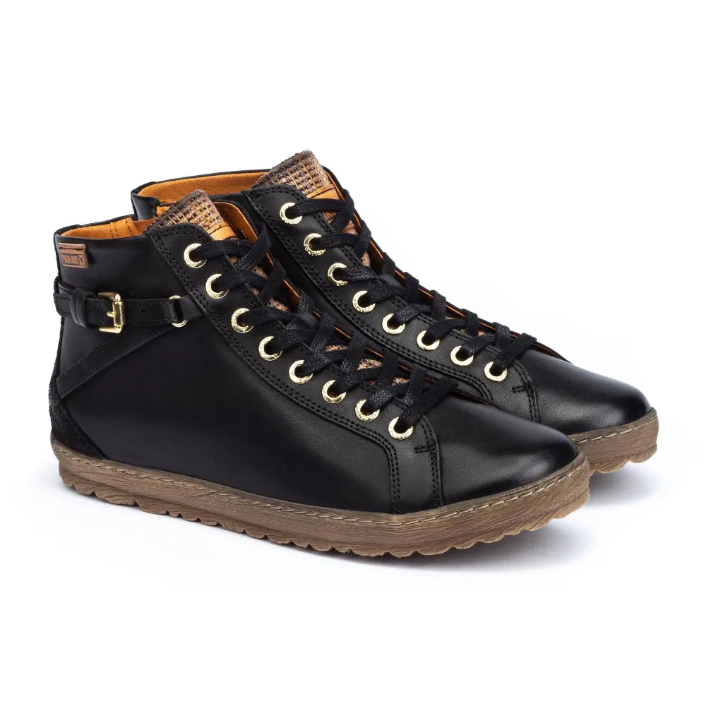 LAGOSWomen’s bootie trainers
