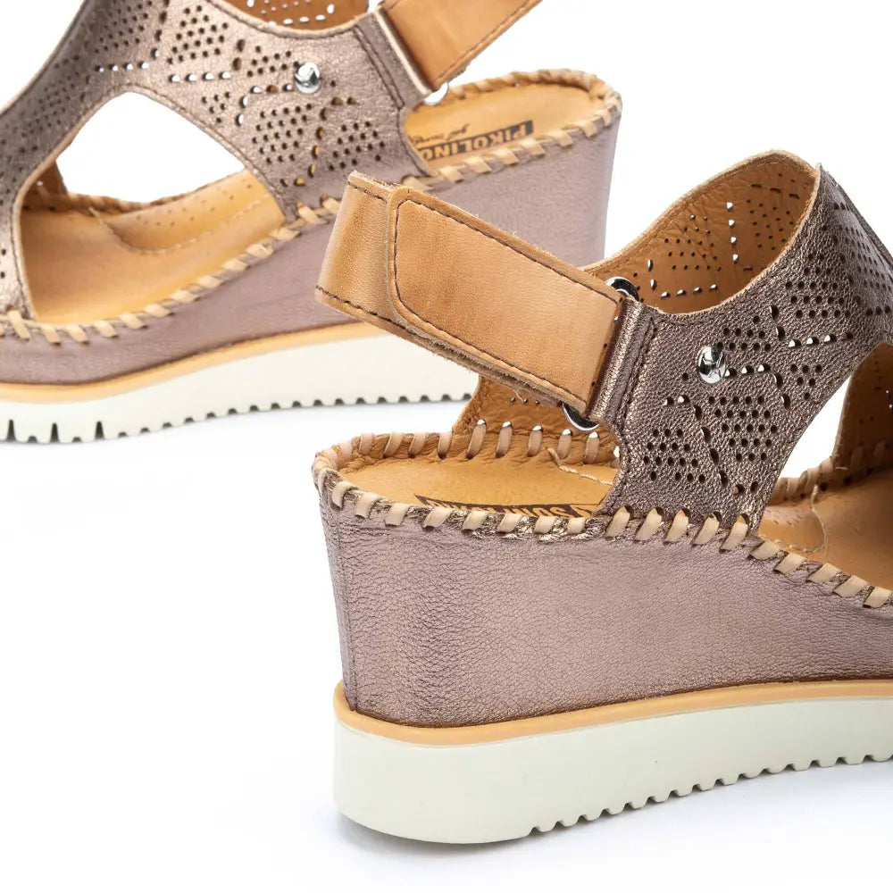 AGUADULCEWomen's wedge sandals with extra lightweight sole