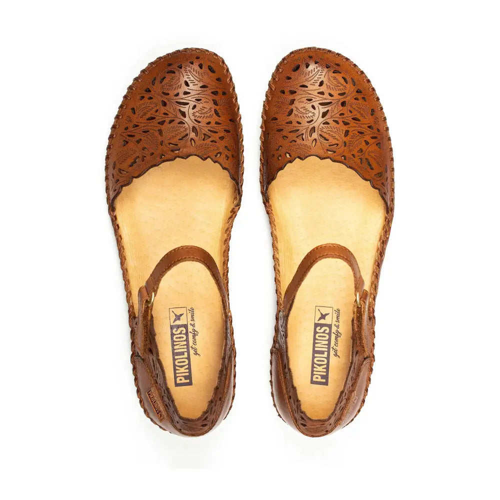 P. VALLARTABallet pump with ankle fastening