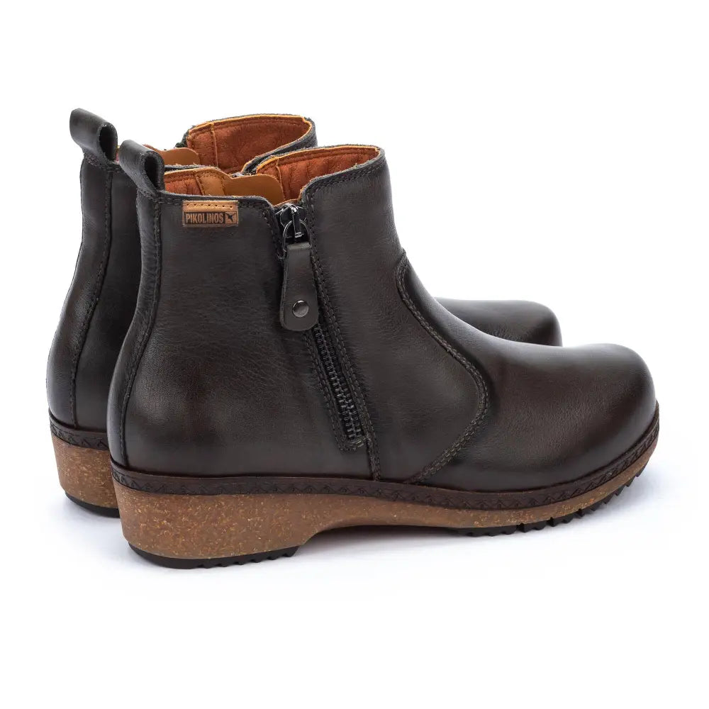 GRANADAWomen’s ankle boots with zip