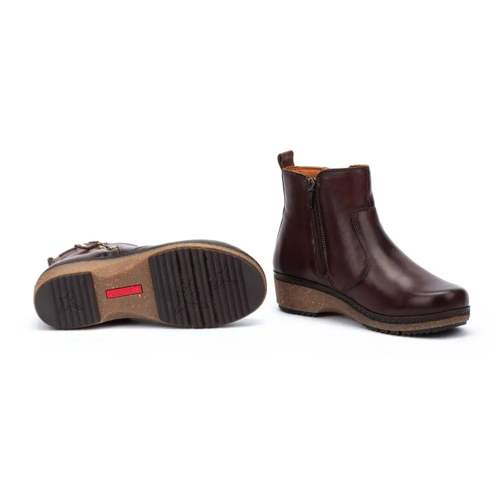 GRANADAWomen’s ankle boots with zip