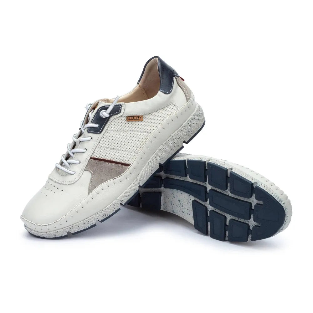 FUENCARRALMen's sneaker with hand-stitched detailing