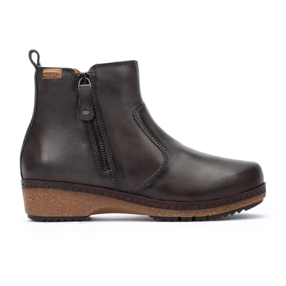GRANADAWomen’s ankle boots with zip