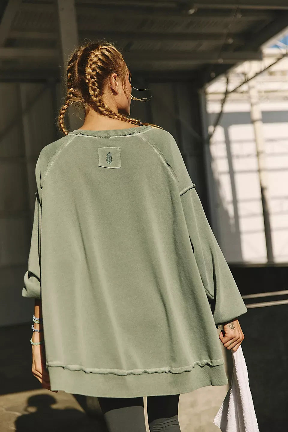 One To Beat Pullover