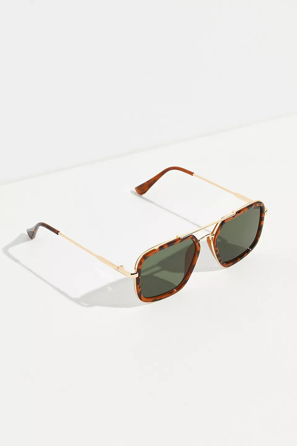 Luna Classic Aviator Sunglasses