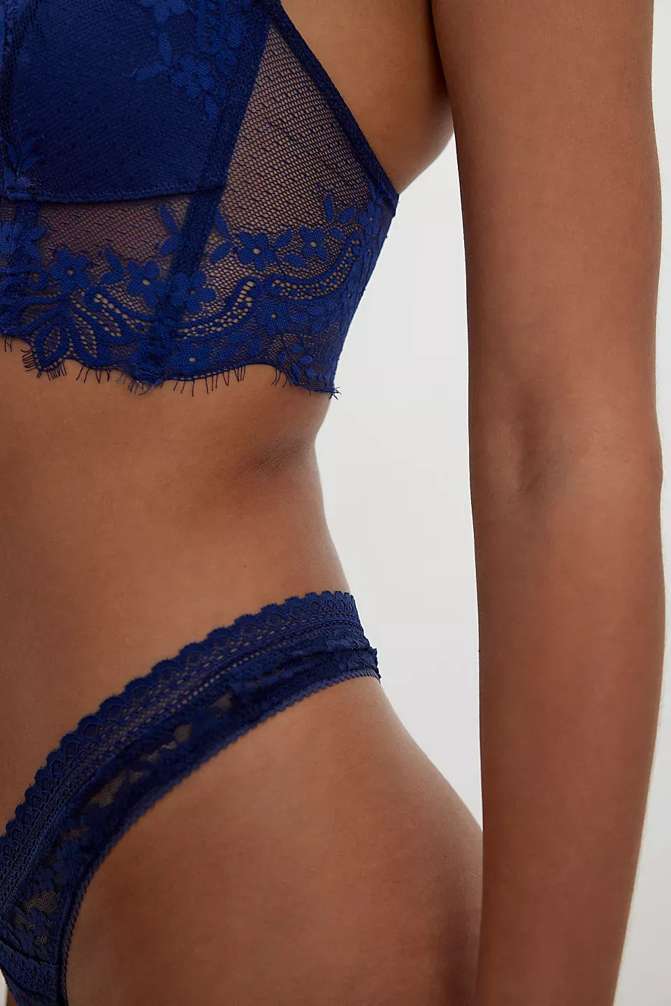 High Cut Daisy Lace Thong Undies