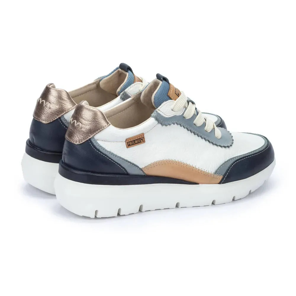 RUEDA
Deportivo con plataforma para mujer