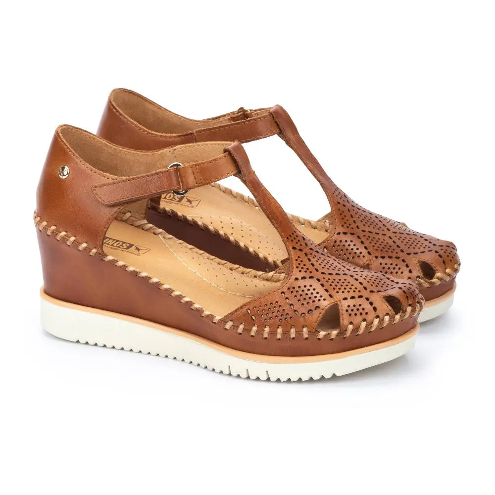 AGUADULCEWomen's closed-toe wedge sandals