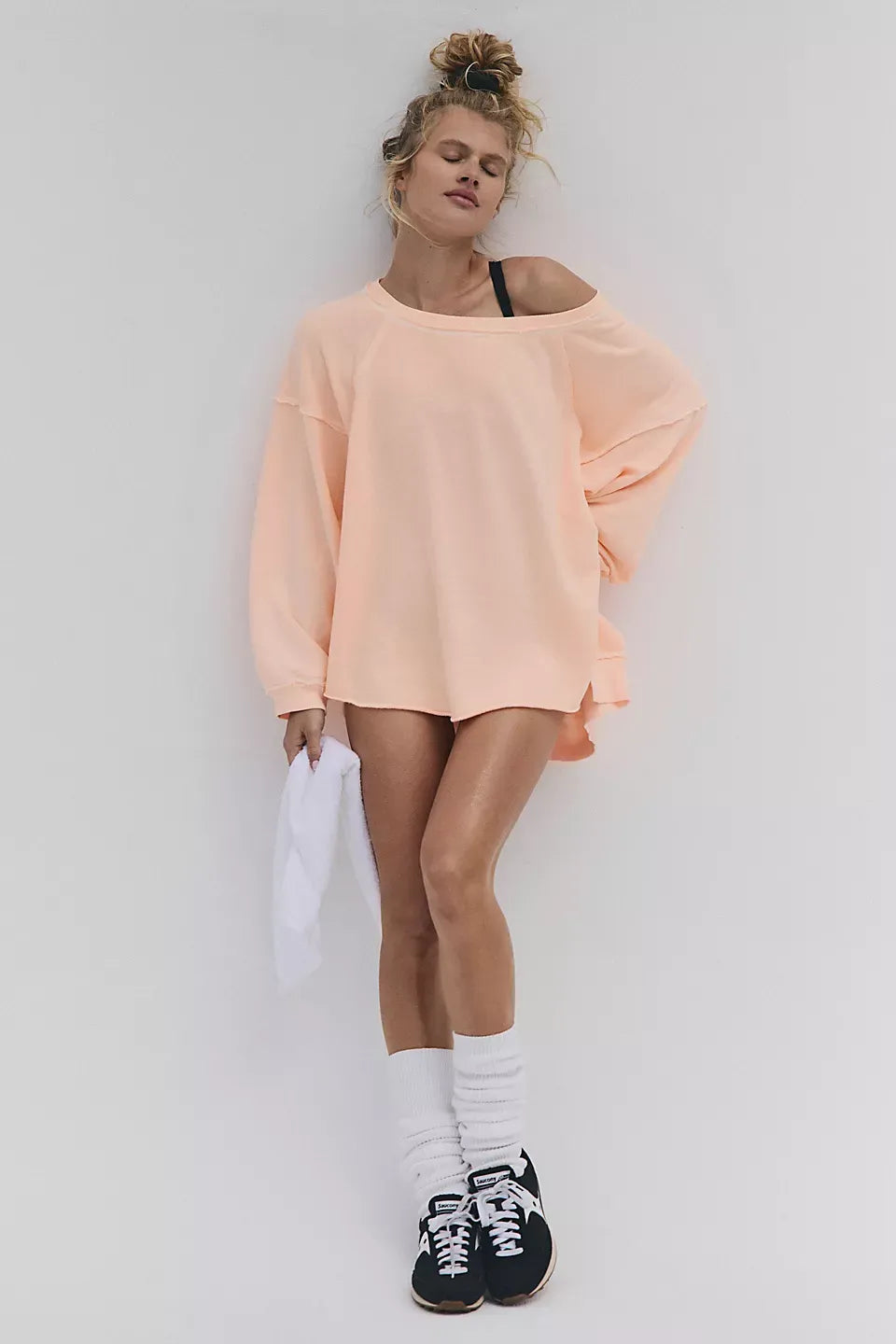 One To Beat Pullover