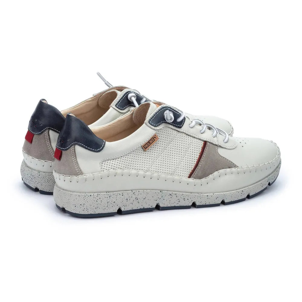 FUENCARRALMen's sneaker with hand-stitched detailing
