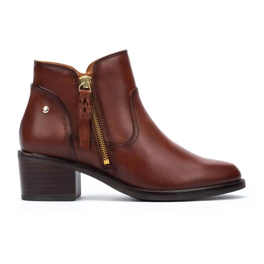 BACAROTShort ankle boots with zip