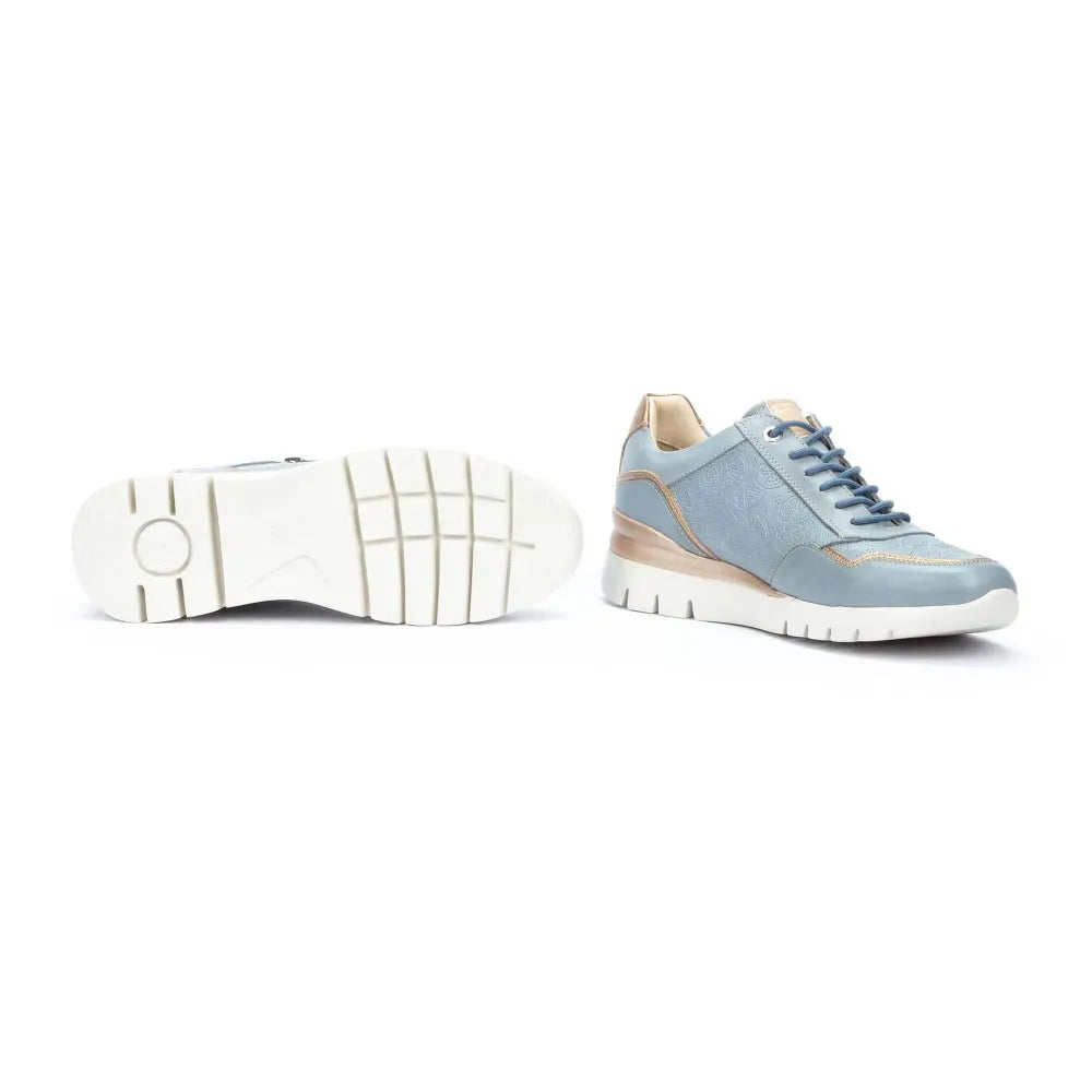 CANTABRIA
Deportivo con cordones y cremallera para mujer