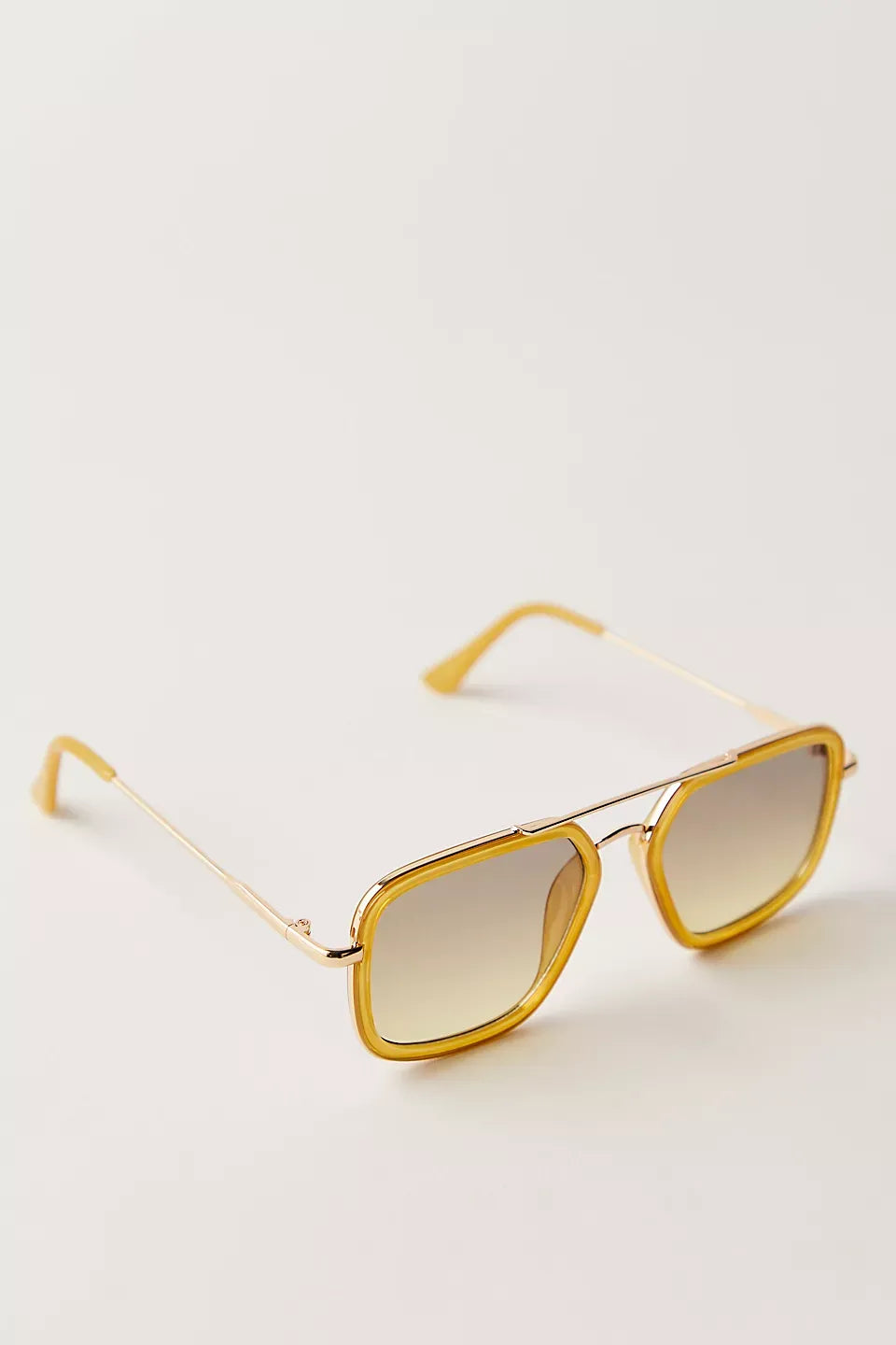 Luna Classic Aviator Sunglasses