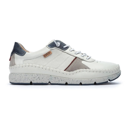 FUENCARRALMen's sneaker with hand-stitched detailing