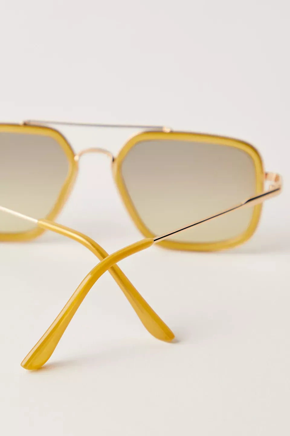 Luna Classic Aviator Sunglasses