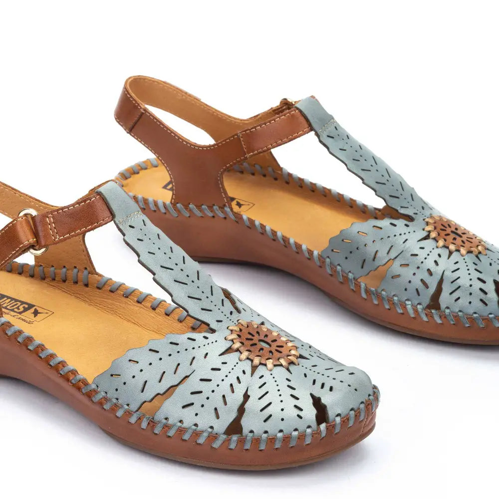 P. VALLARTAWomen's semi-open shoes with Velcro closure