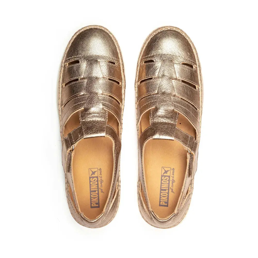 SOLLERWomen's semi-open shoes with Velcro closure.