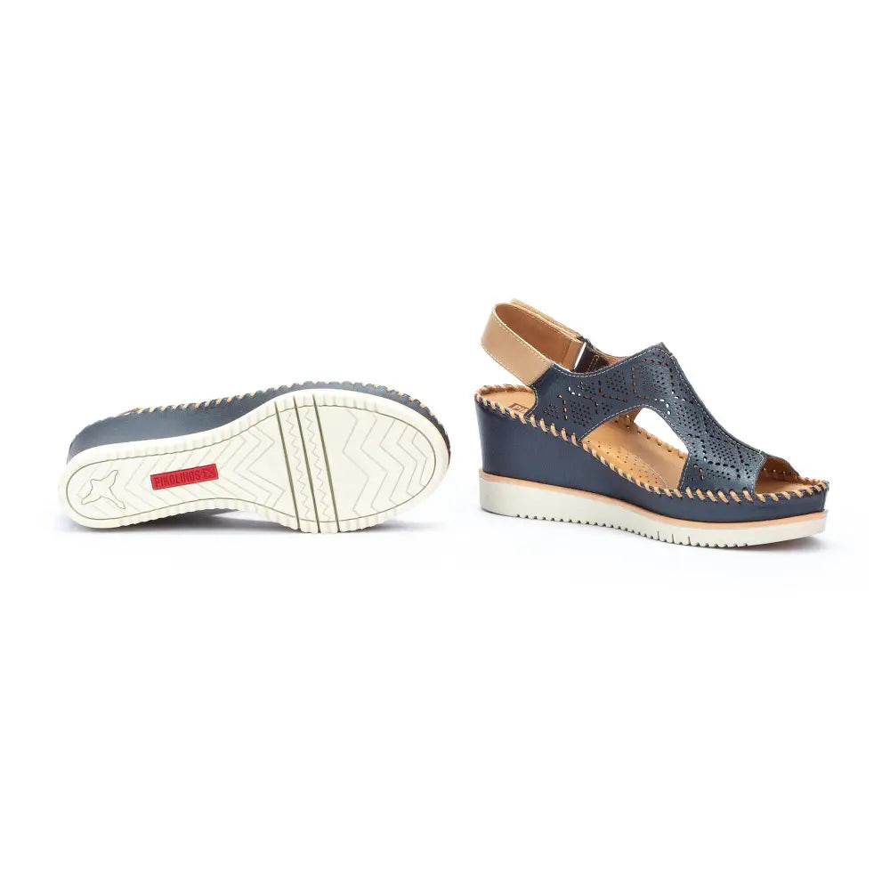 AGUADULCEWomen’s velcro wedges